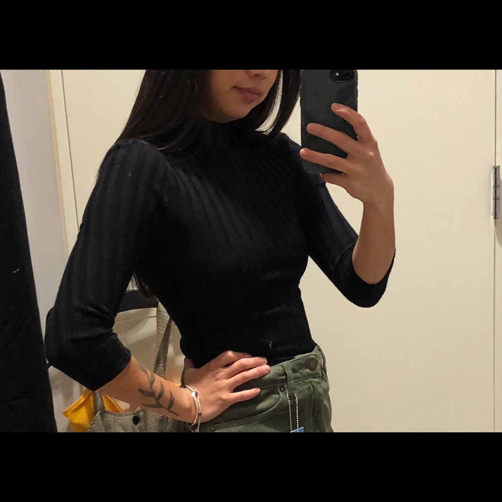 Turtle neck - Picture 2 of 2